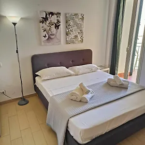  Guest house Meithras Homes